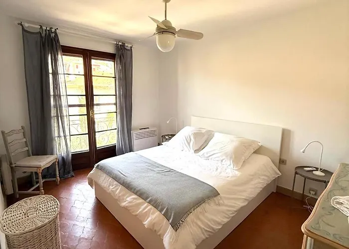 Apartment In Tropez Centro Di 2 Locali Con Aria Condizionata Wi-fi E Disponibilita Parcheggio