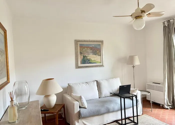 In Tropez Centro Di 2 Locali Con Aria Condizionata Wi-fi E Disponibilita Parcheggio Apartment *