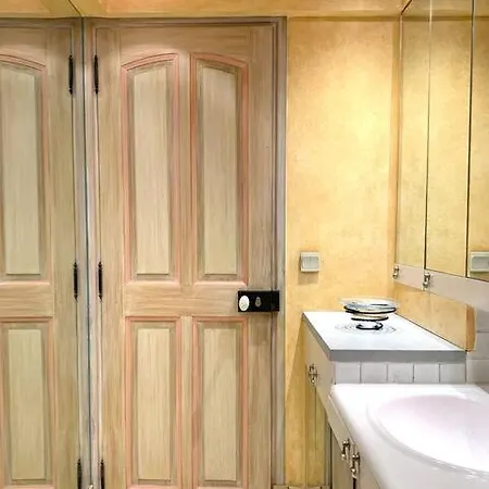 In Tropez Centro Di 2 Locali Con Aria Condizionata Wi-fi E Disponibilita Parcheggio