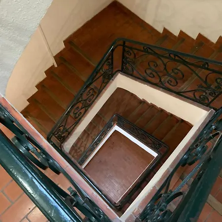 In Tropez Centro Di 2 Locali Con Aria Condizionata Wi-fi E Disponibilità Parcheggio *