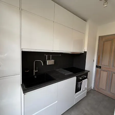 In Tropez Centro Di 2 Locali Con Aria Condizionata Wi-fi E Disponibilita Parcheggio Διαμέρισμα *